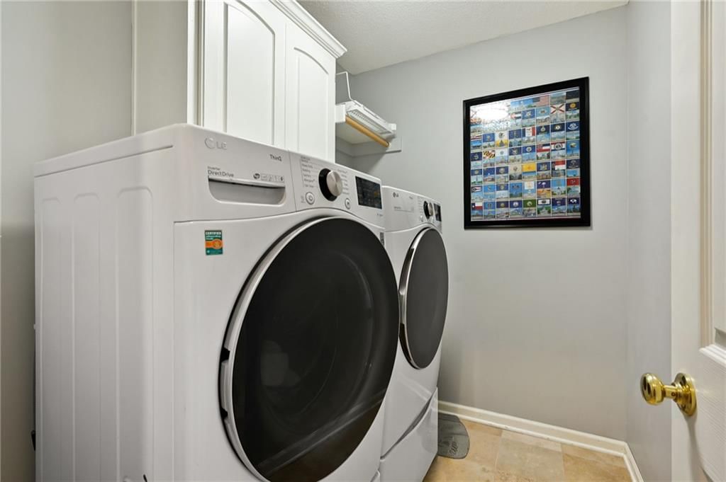 14730 S Hallet Street — photo 32