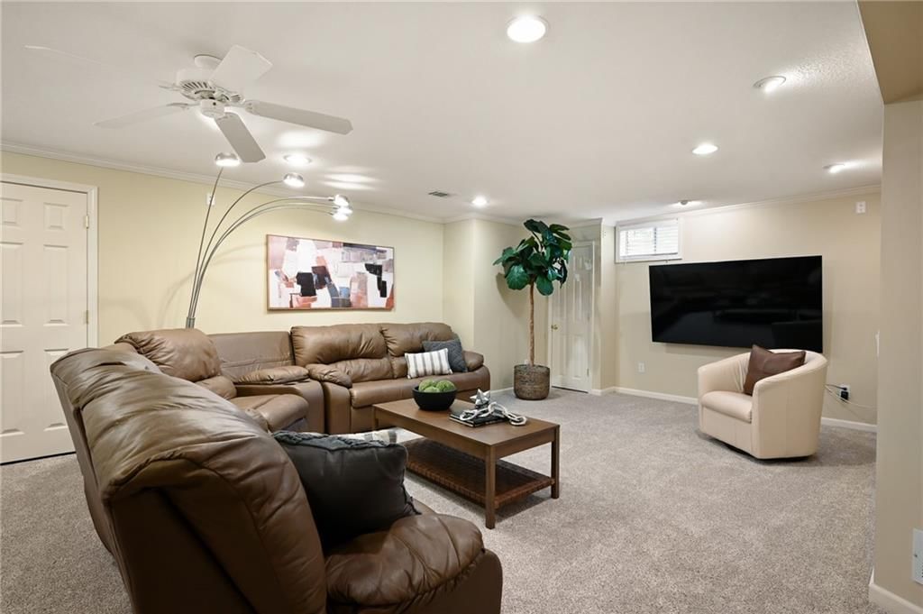 14730 S Hallet Street — photo 33