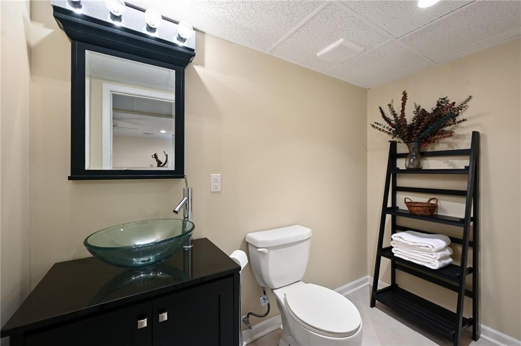 14730 S Hallet Street — photo 36