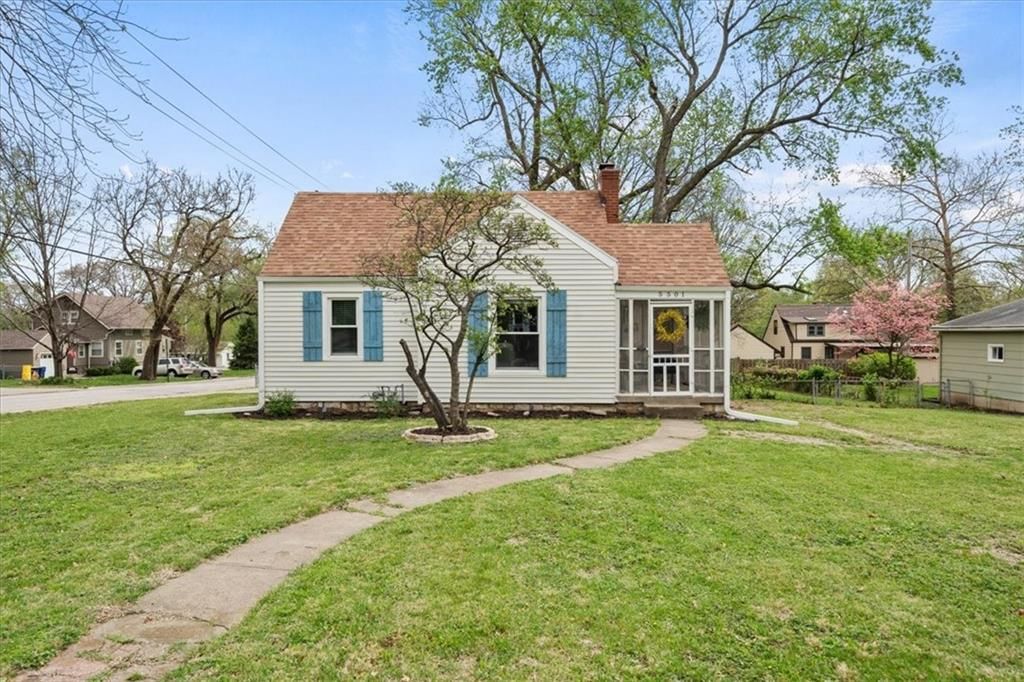 5501 Russell Street — photo 2