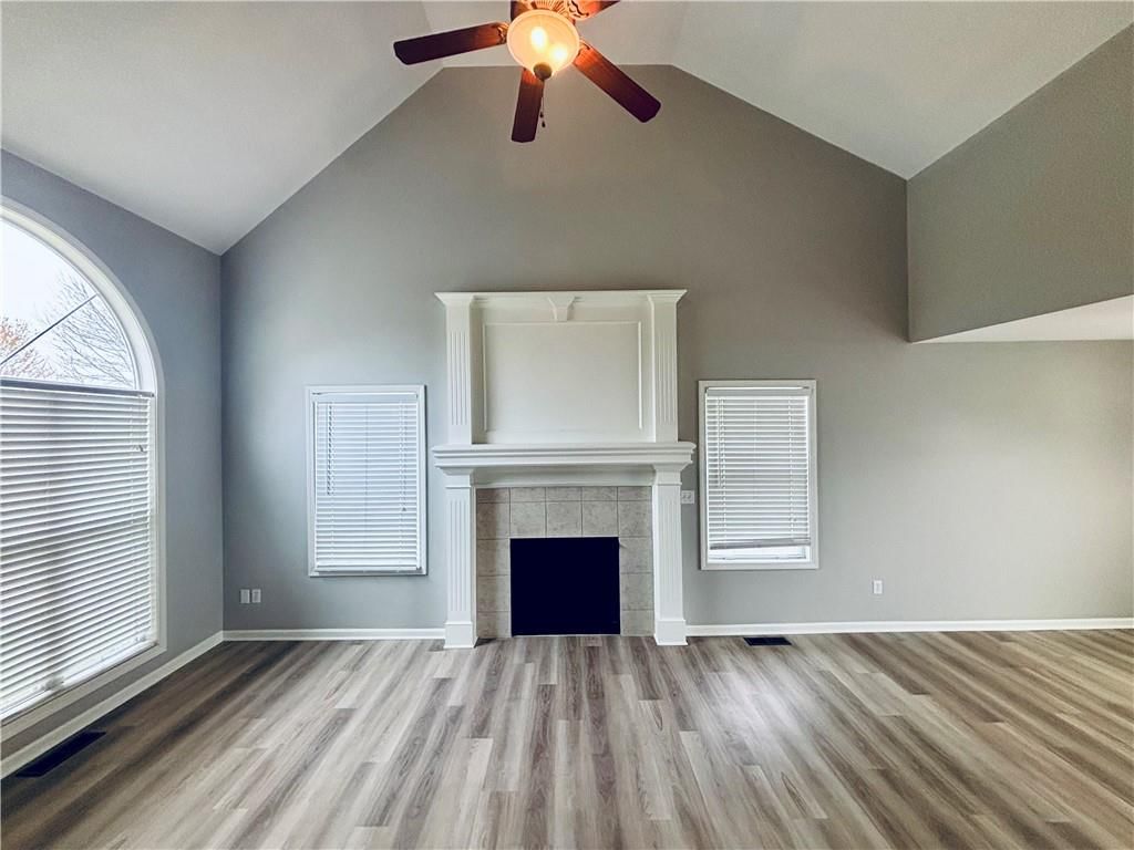 709 N ROCKWELL Avenue — photo 2