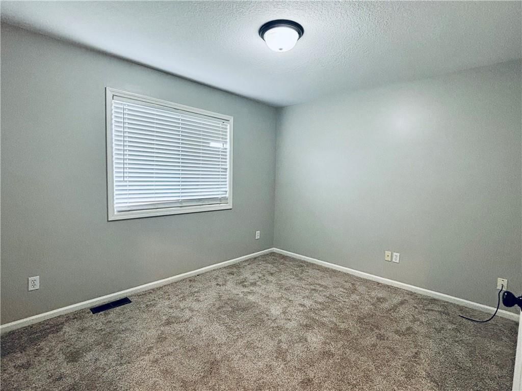 709 N ROCKWELL Avenue — photo 14