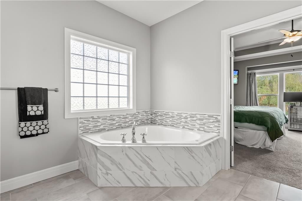 1308 NE Woods Edge Circle — photo 23