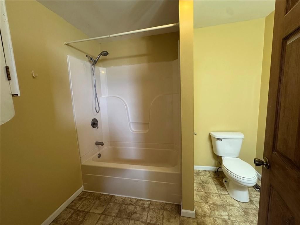 103 N Fuller Street — photo 15