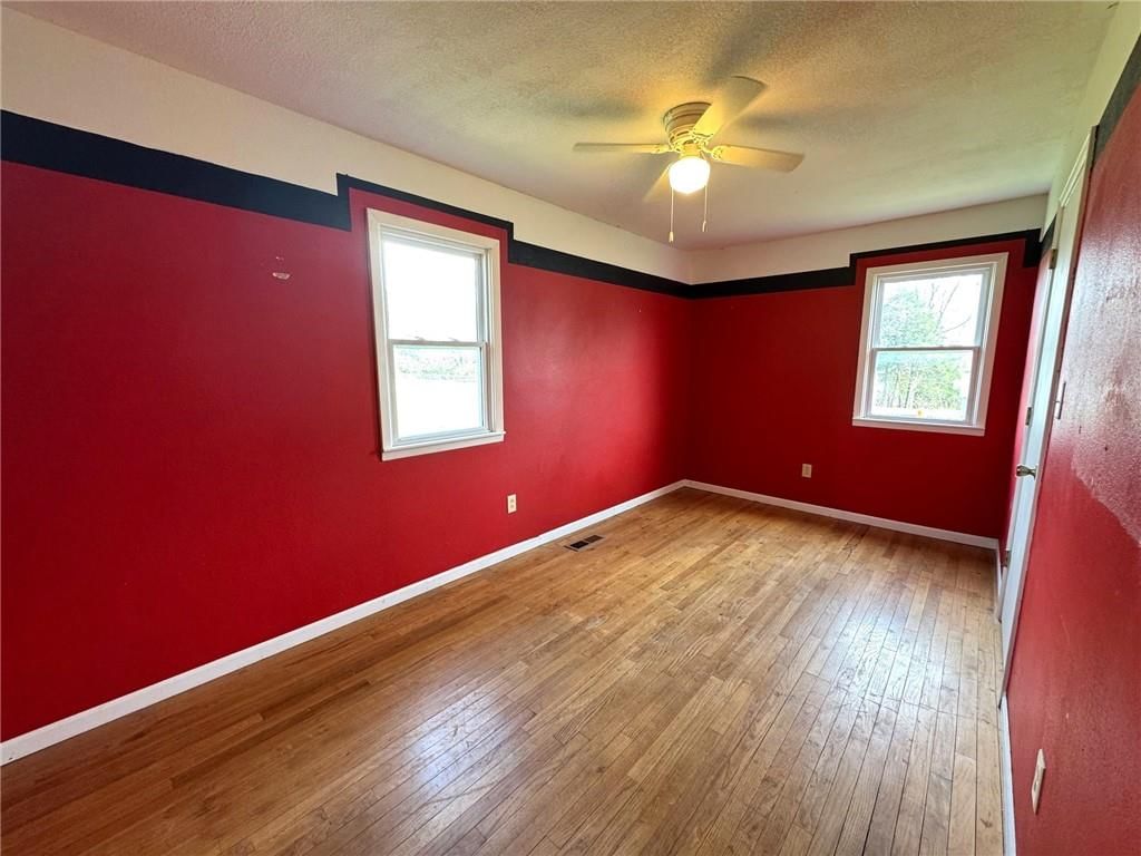 103 N Fuller Street — photo 17