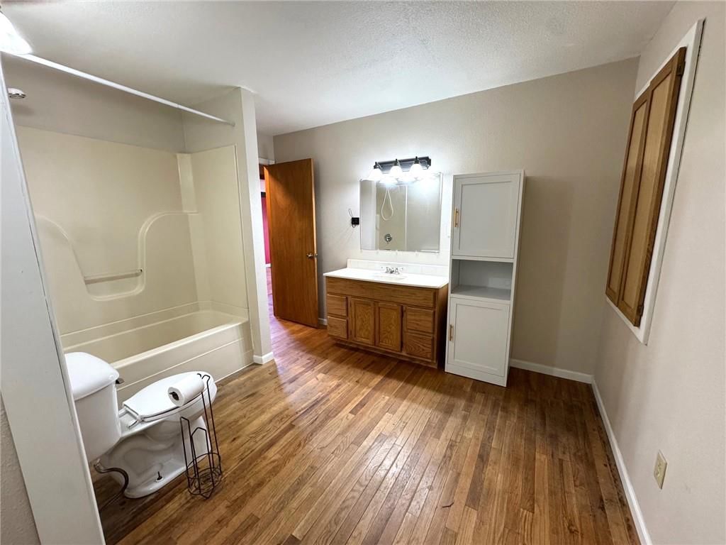 103 N Fuller Street — photo 19