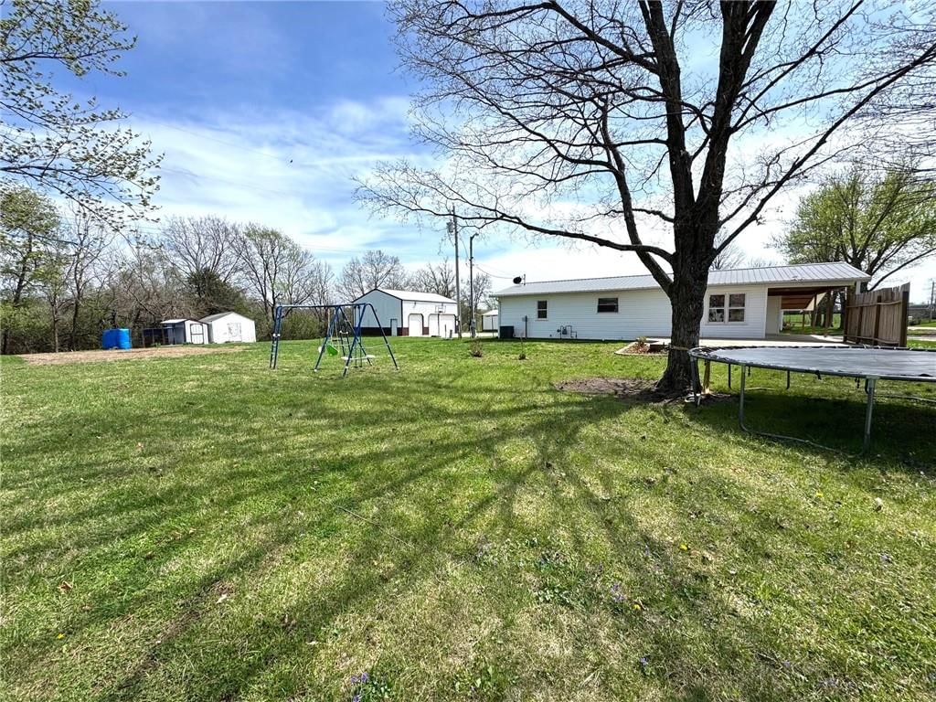 103 N Fuller Street — photo 23