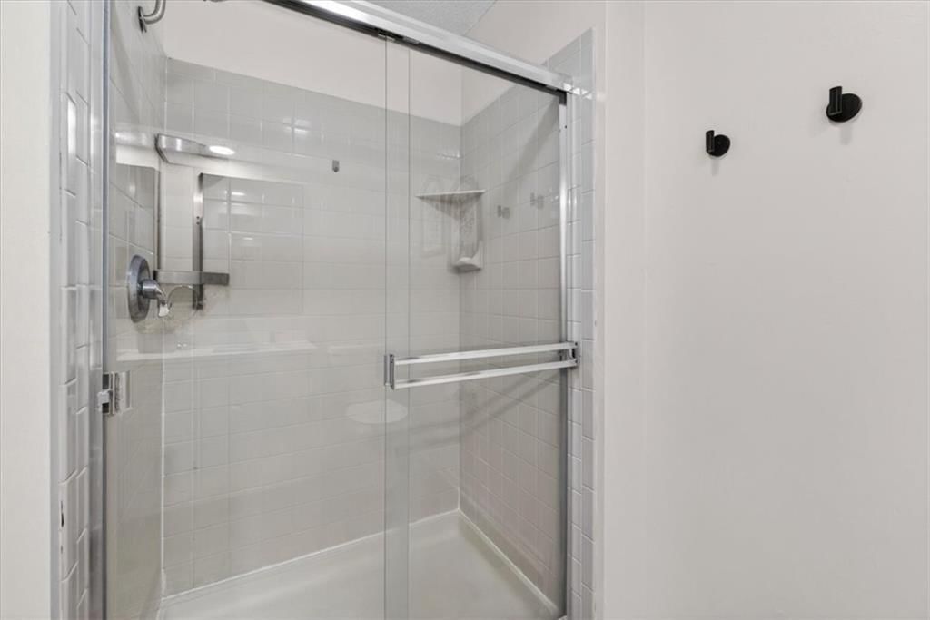 12404 S Seminole Drive — photo 14