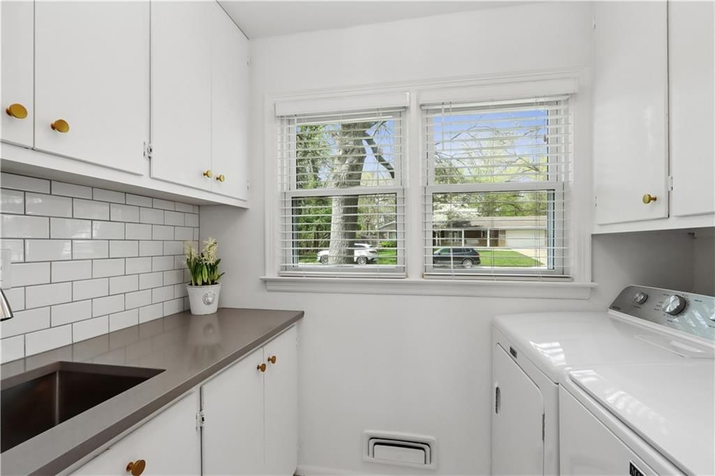 7933 COLONIAL Drive — photo 13