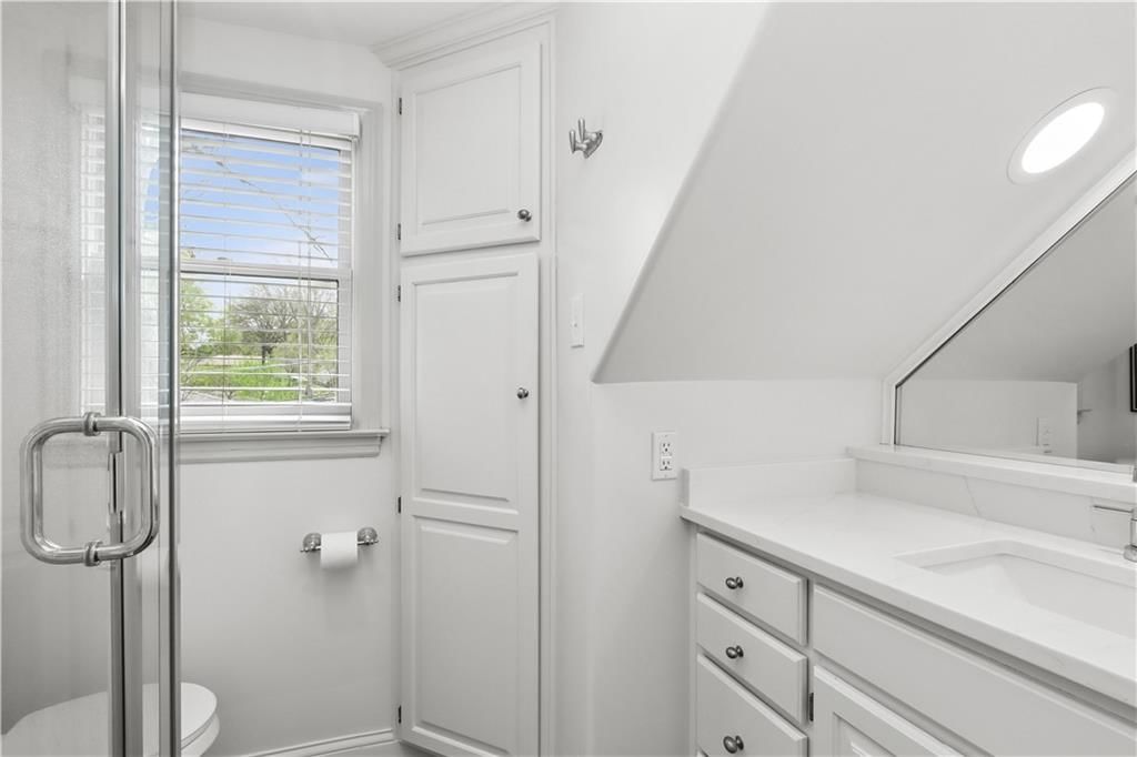 7933 COLONIAL Drive — photo 17