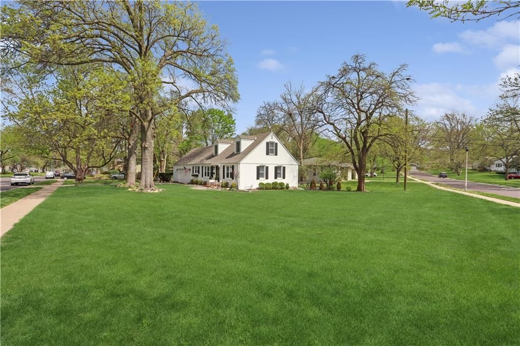 7933 COLONIAL Drive — photo 22