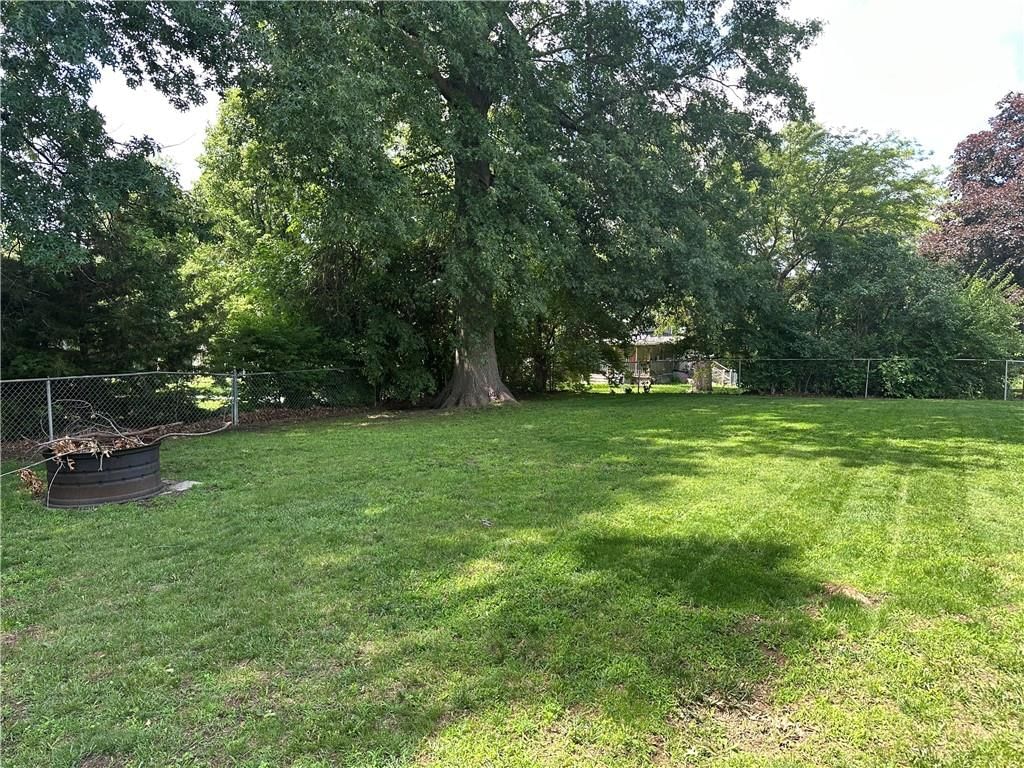 1322 N Dewey Street — photo 26