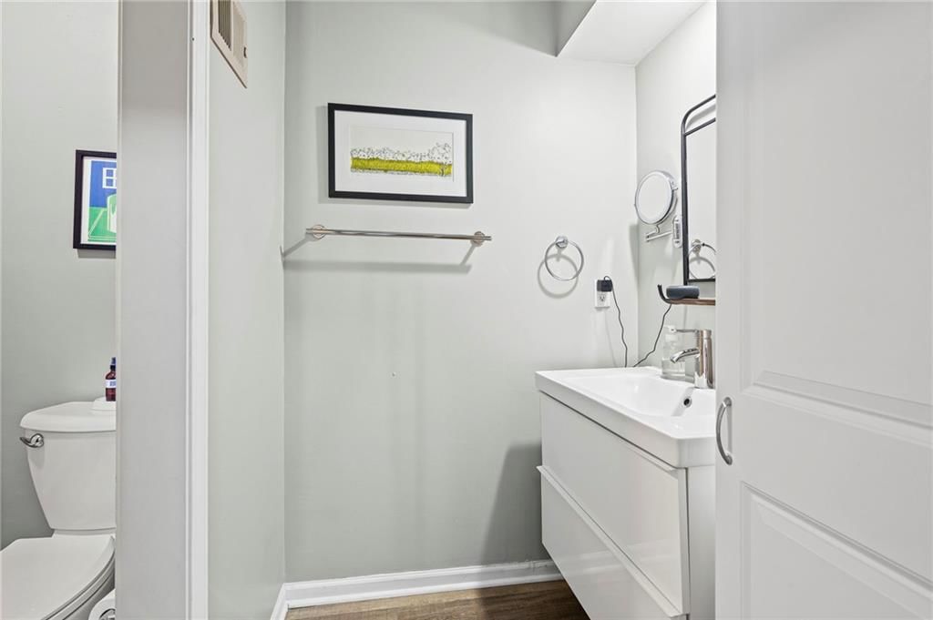 8307 N Chatham Avenue — photo 21
