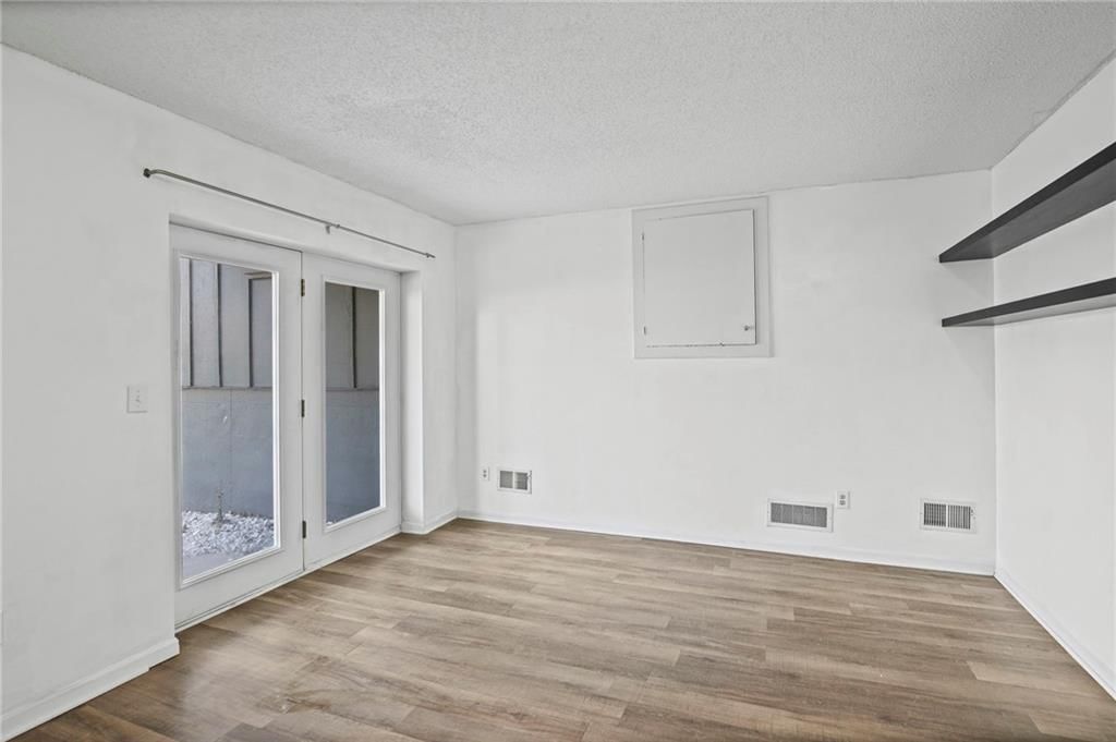 8307 N Chatham Avenue — photo 27
