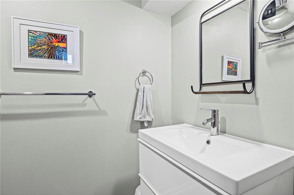8307 N Chatham Avenue — photo 28