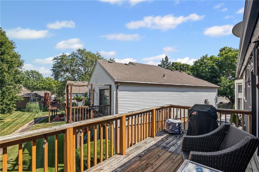 8307 N Chatham Avenue — photo 29