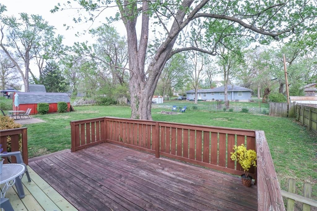 5627 LONG Avenue — photo 22
