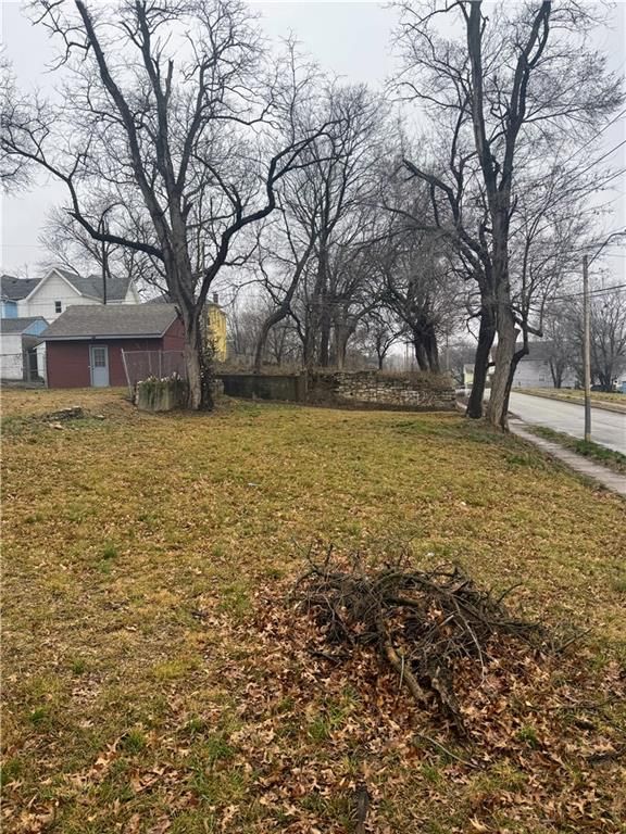 3240 Thompson Avenue — photo 3