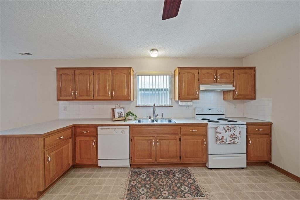 602 Sun Drive — photo 8