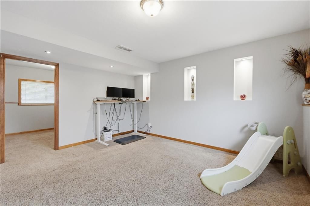 931 S Jones Court — photo 26