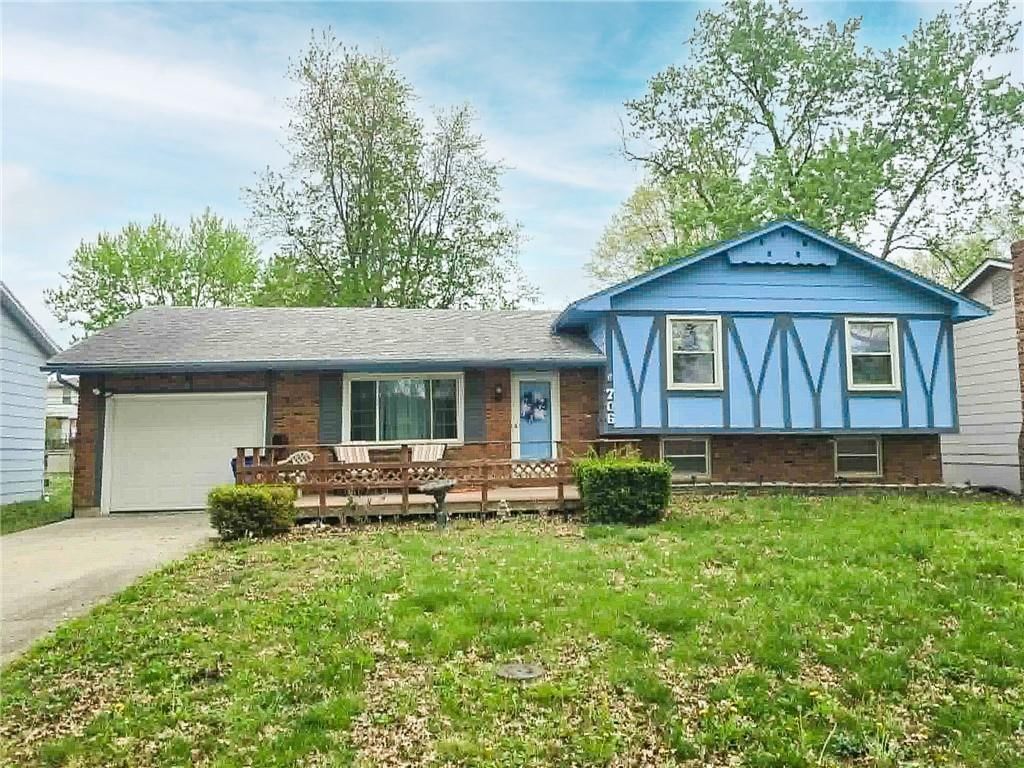 706 NE Darwin Street, Lee's Summit, MO