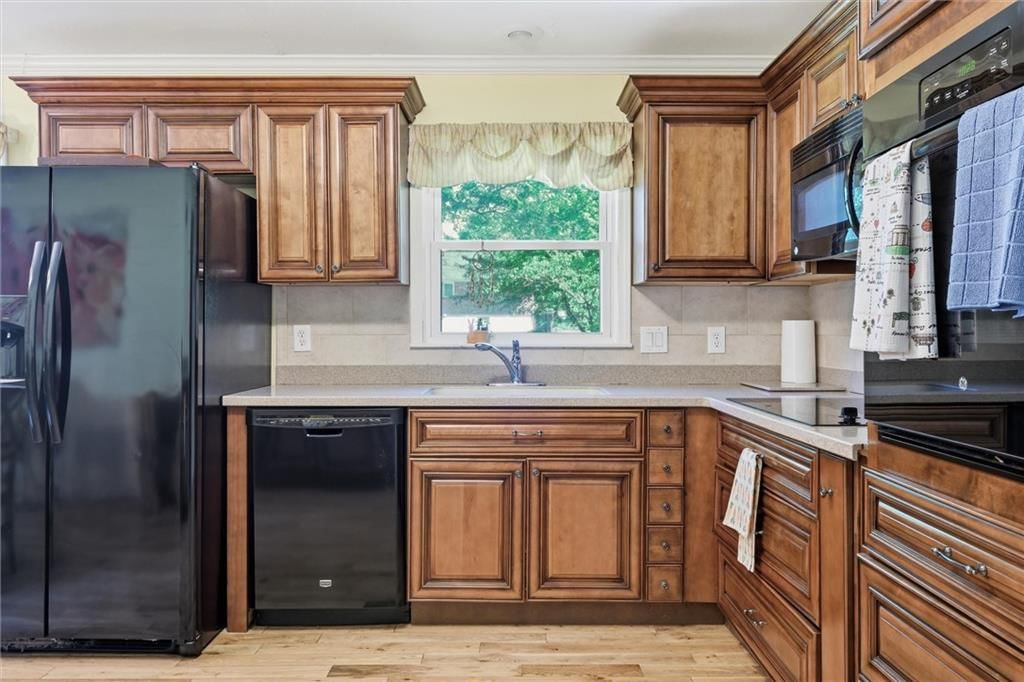 706 NE Darwin Street — photo 8