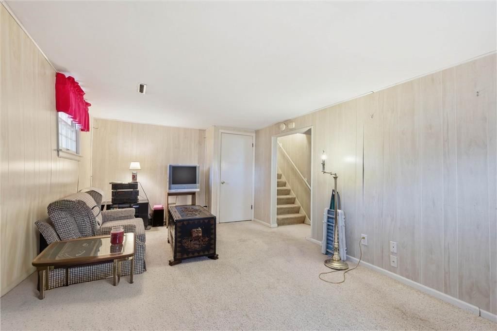 706 NE Darwin Street — photo 16