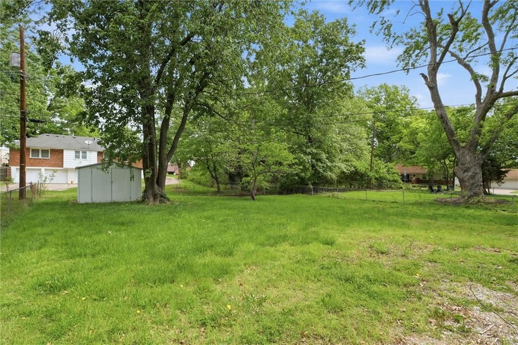 706 NE Darwin Street — photo 20