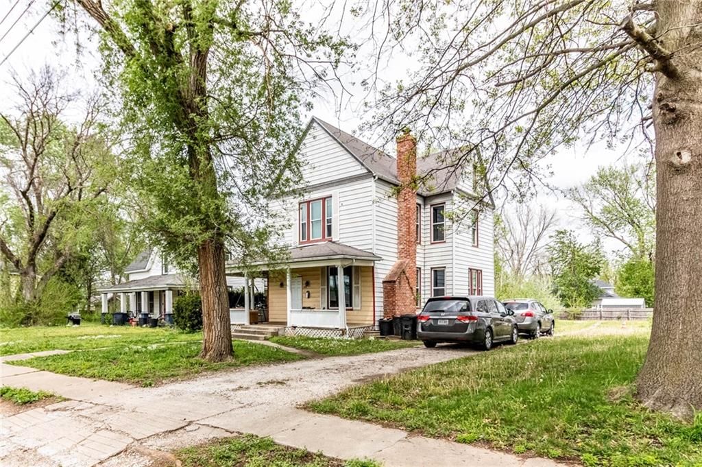 304 E Benton Street — photo 2