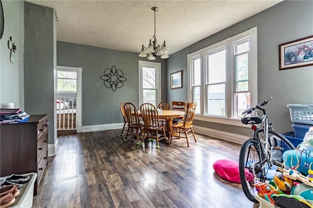 304 E Benton Street — photo 11