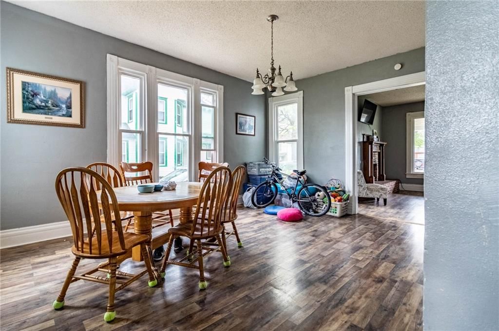 304 E Benton Street — photo 12