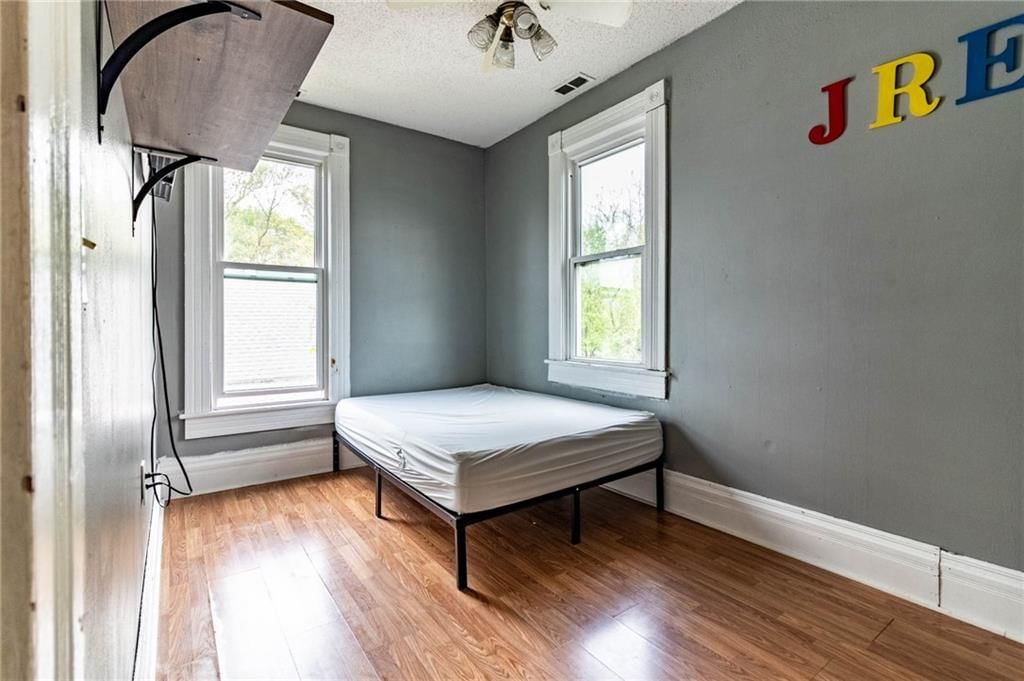 304 E Benton Street — photo 20