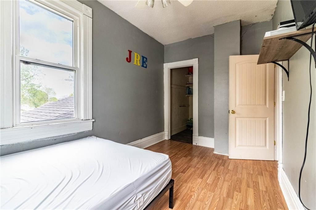 304 E Benton Street — photo 21