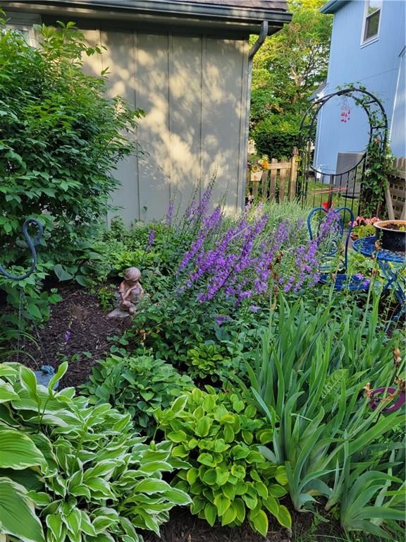 1376 E 154th Terrace — photo 37