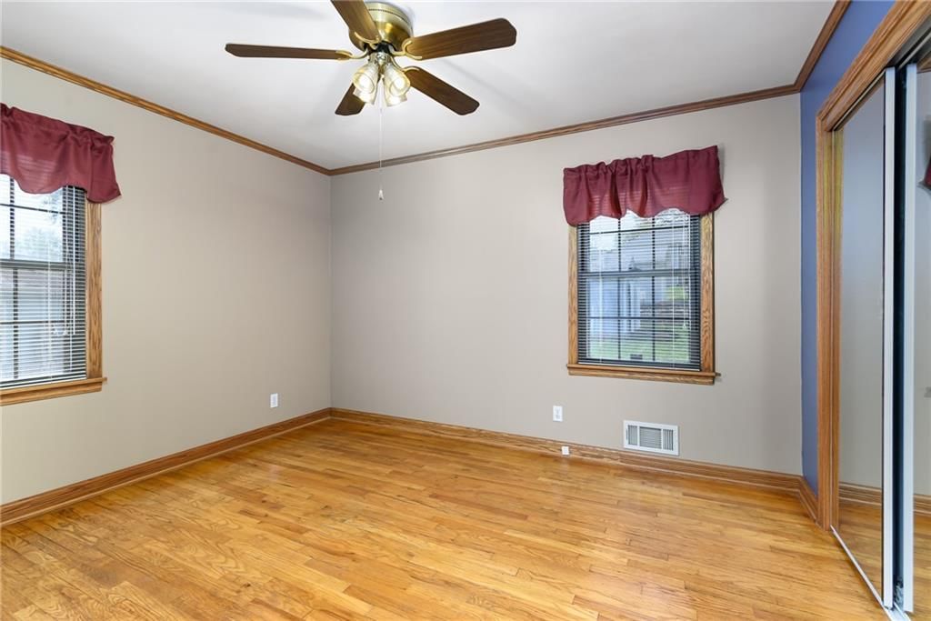 5208 N Wayne Avenue — photo 9