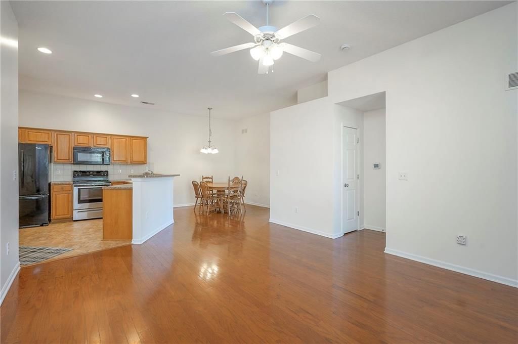 18437 W 156th Terrace — photo 8