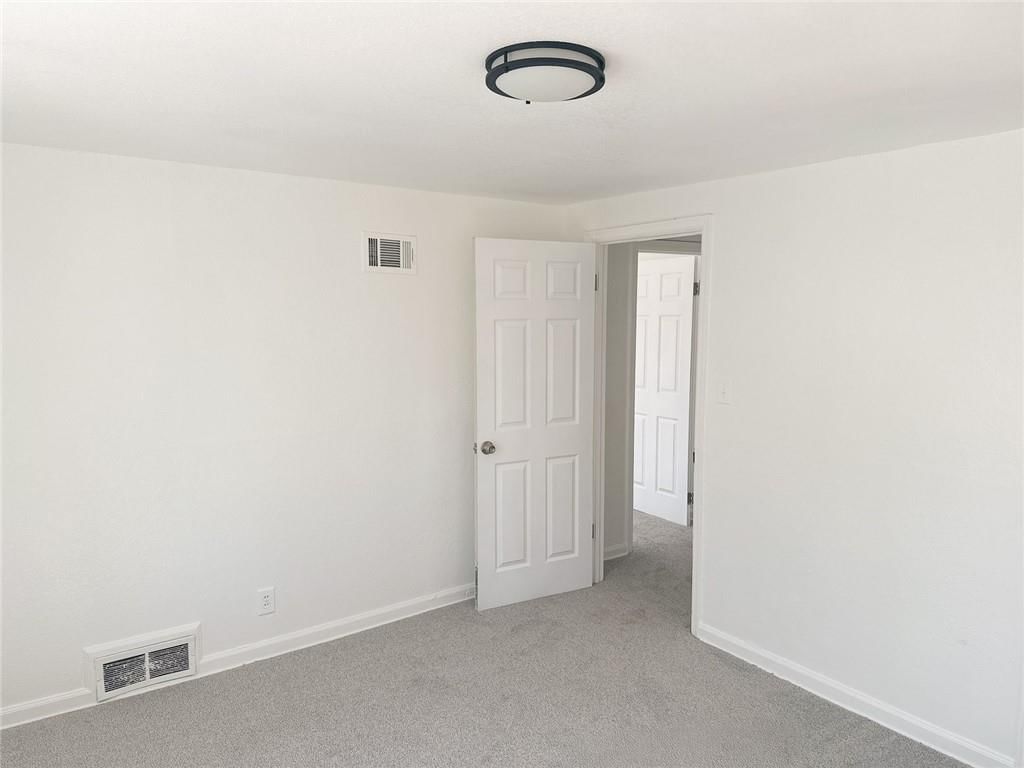 5439 & 5441 Swope Parkway — photo 6