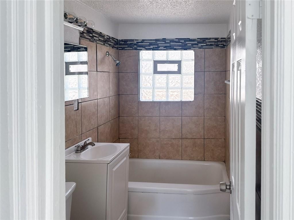 5439 & 5441 Swope Parkway — photo 8