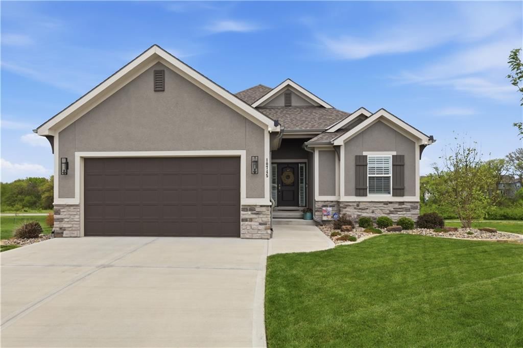 10745 N Bell Street — photo 1