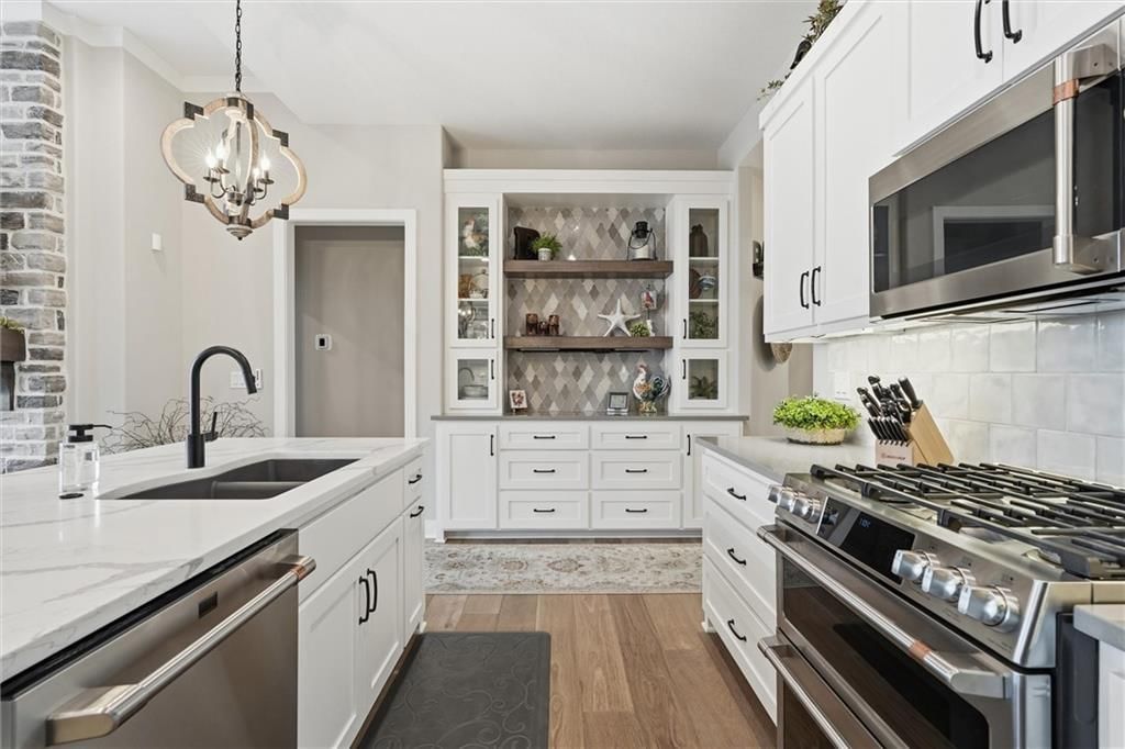 10745 N Bell Street — photo 12