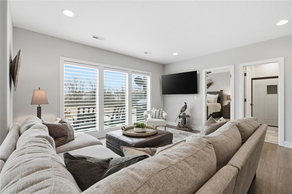 10745 N Bell Street — photo 22