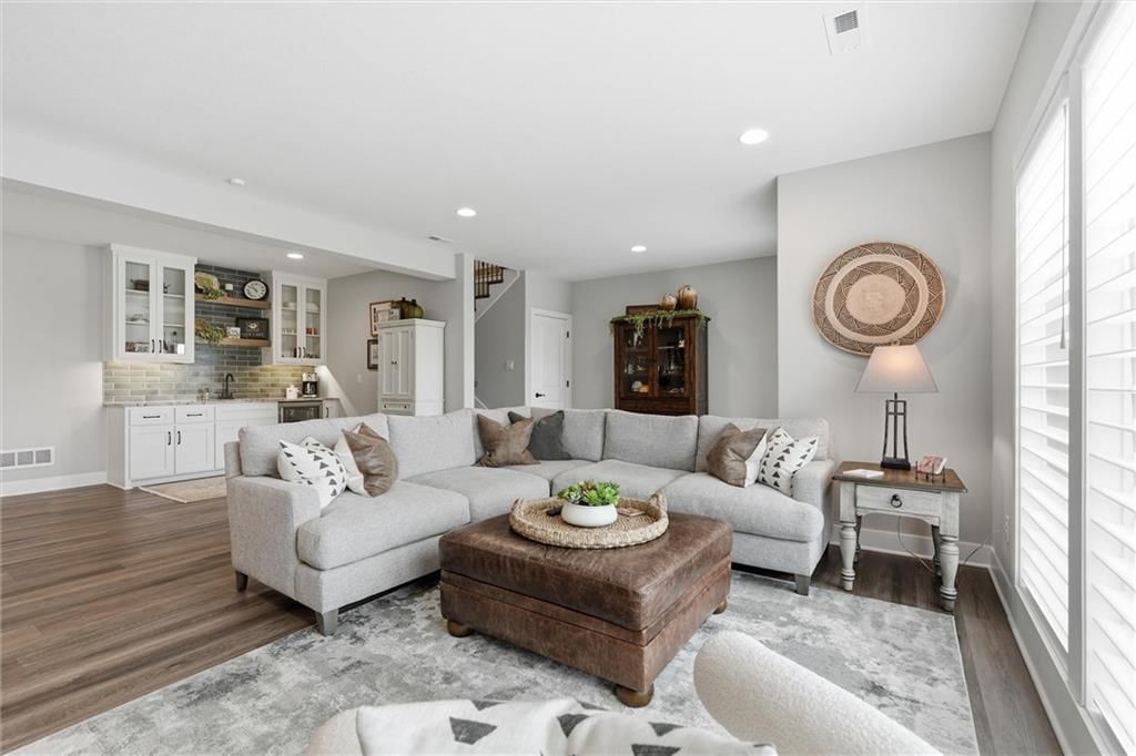 10745 N Bell Street — photo 25