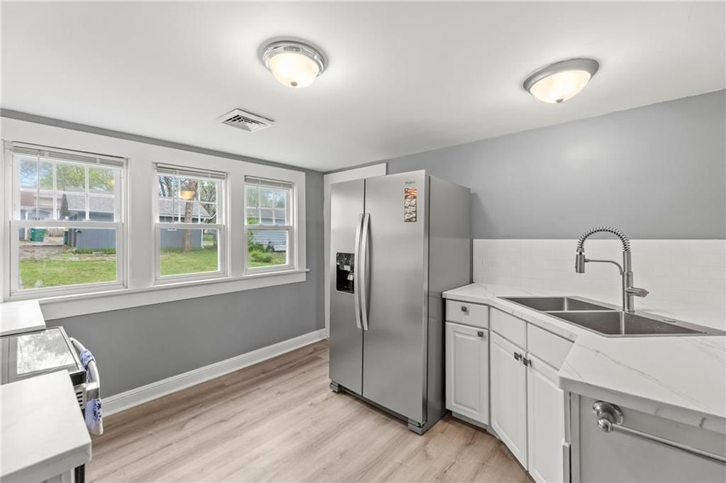 304 E Shawnee Street — photo 11
