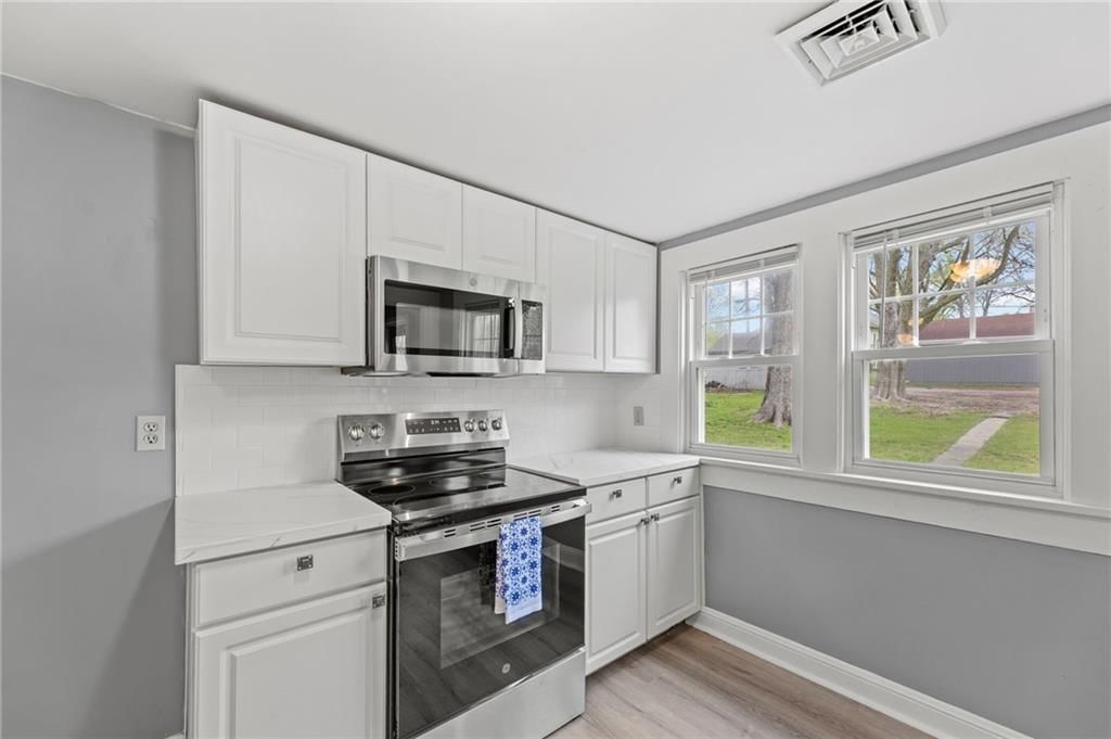304 E Shawnee Street — photo 13