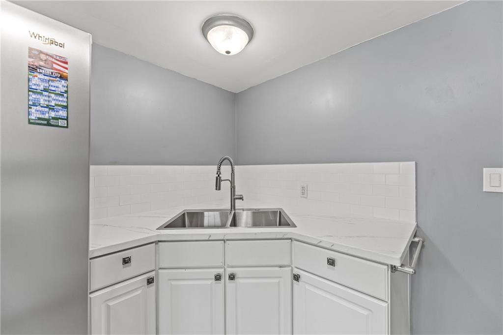 304 E Shawnee Street — photo 14