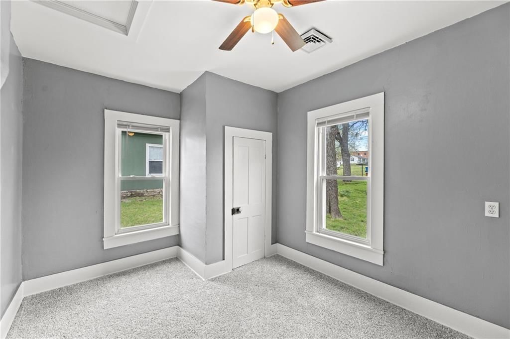 304 E Shawnee Street — photo 22