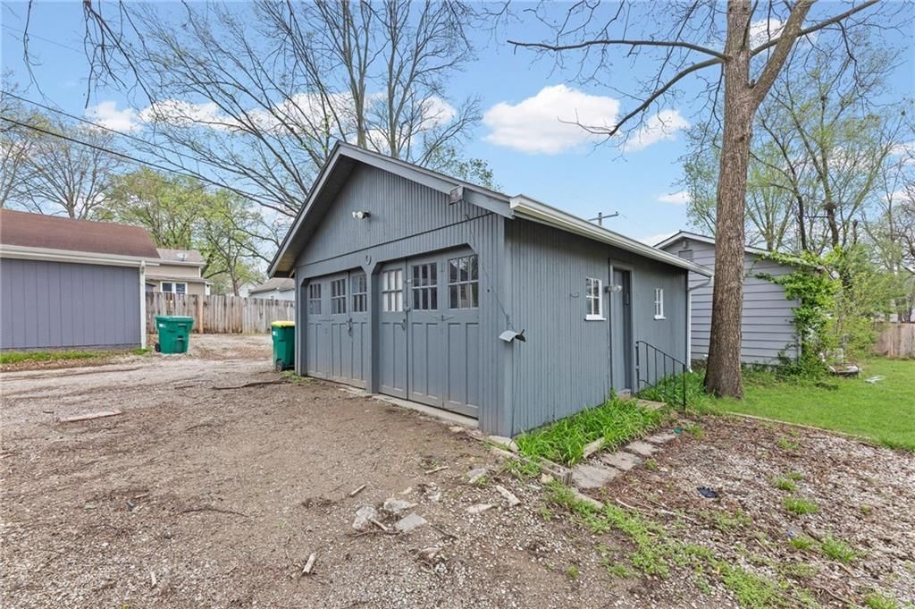 304 E Shawnee Street — photo 29