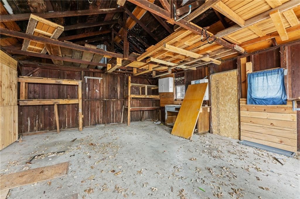 304 E Shawnee Street — photo 32