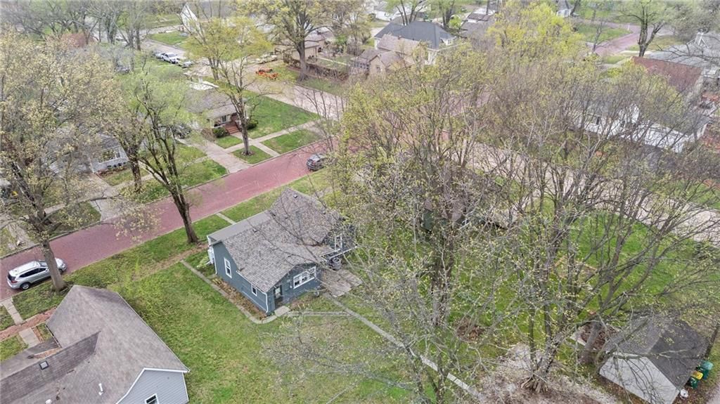 304 E Shawnee Street — photo 37