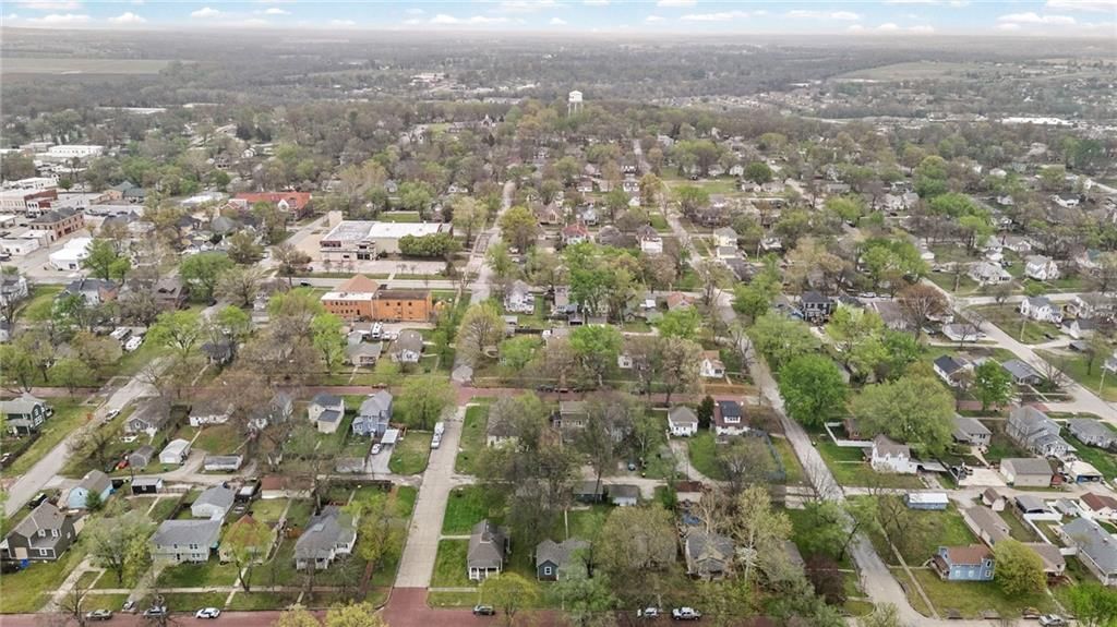 304 E Shawnee Street — photo 40